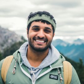 photo-1598966739654-5e9a252d8c32